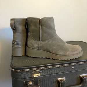 Gray UGG boots women’s size 8